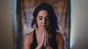 WWE Allegedly Confiscates Fan’s Bayley Signs at RAW