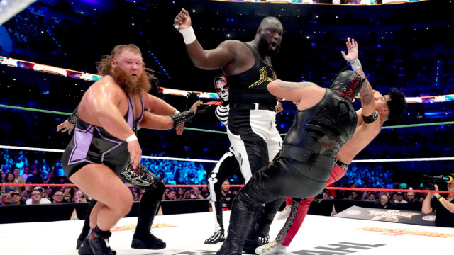 Omos Returns at AAA Triplemanía XXXIII