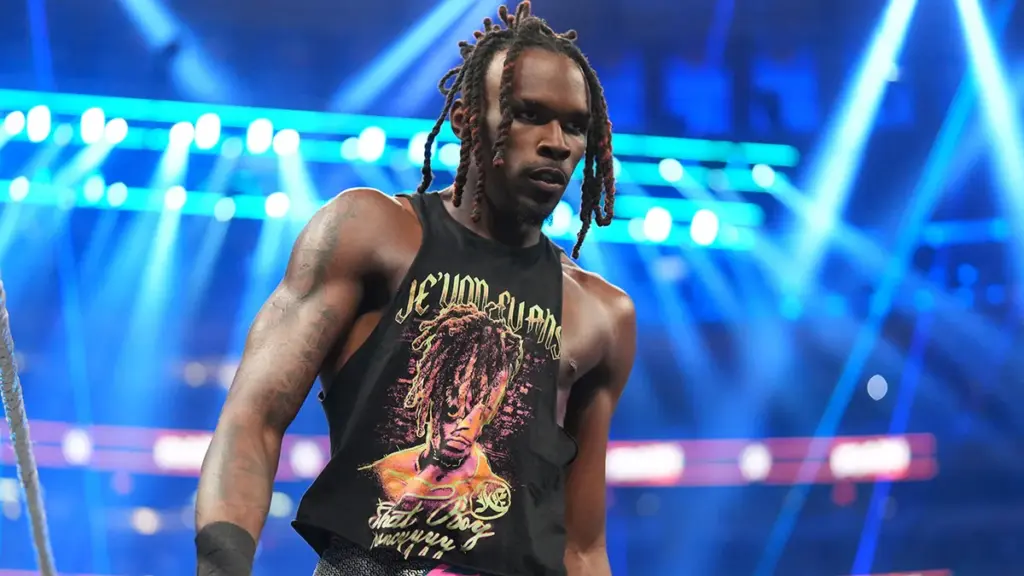 Je’Von Evans Suffers Legitimate Injury on WWE RAW